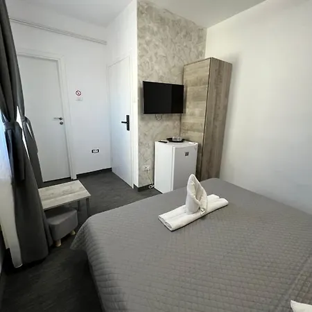 Hotel Minion Ii *